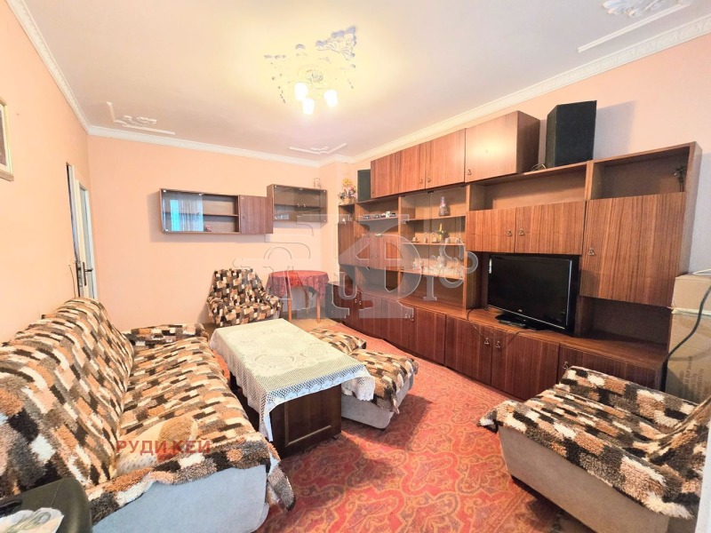 Zu vermieten  2 Schlafzimmer Warna , Wladislaw Warnentschik 2 , 64 qm | 64195798 - Bild [2]