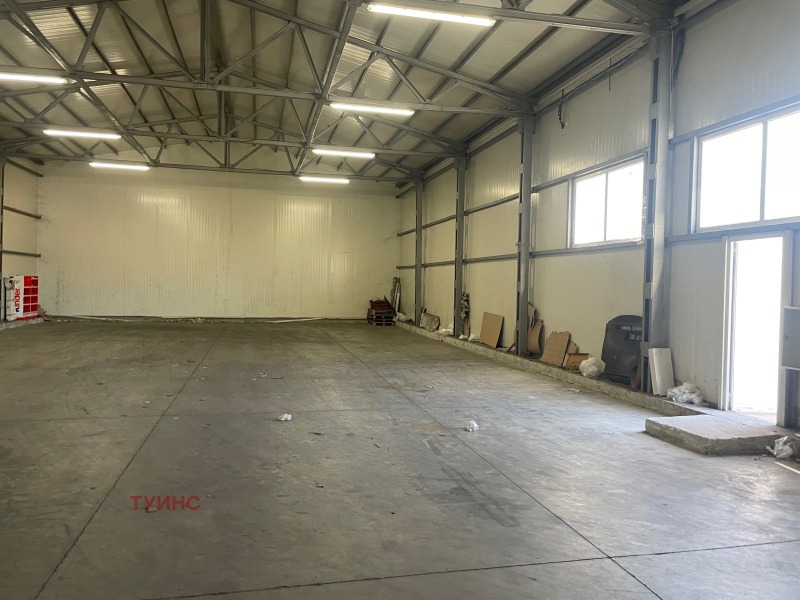 De inchiriat  Depozitare Plovdiv , Industrialna zona - Sever , 300 mp | 79253480 - imagine [3]