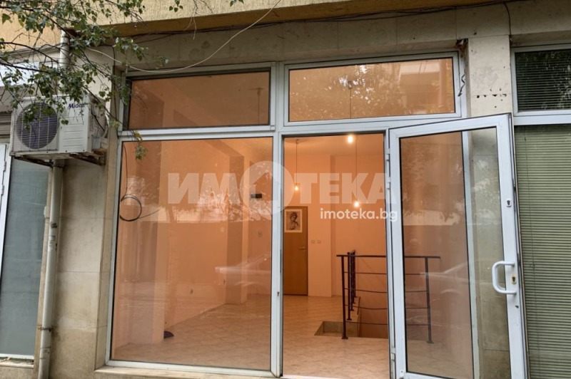 Kiadó  Üzlet Sofia , Centar , 50 négyzetméter | 43301988