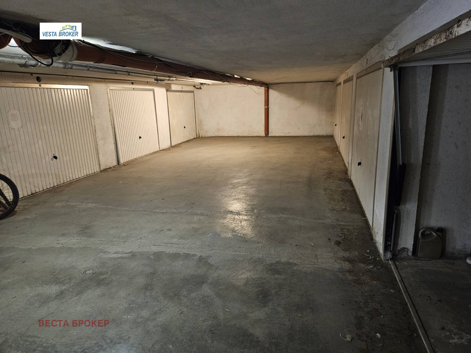 Дава под наем ГАРАЖ, ПАРКОМЯСТО, гр. Кърджали, Център