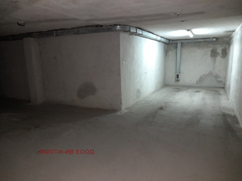 Дава под наем ГАРАЖ, ПАРКОМЯСТО, гр. София, Център, снимка 4 - Гаражи и паркоместа - 53413571