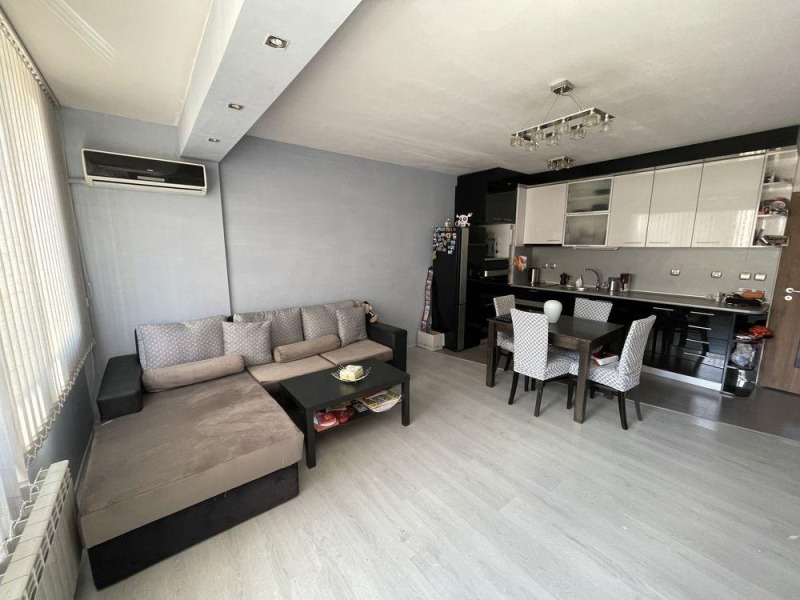 Дава под наем  3-стаен град София , Изток , 92 кв.м | 63078496 - изображение [2]