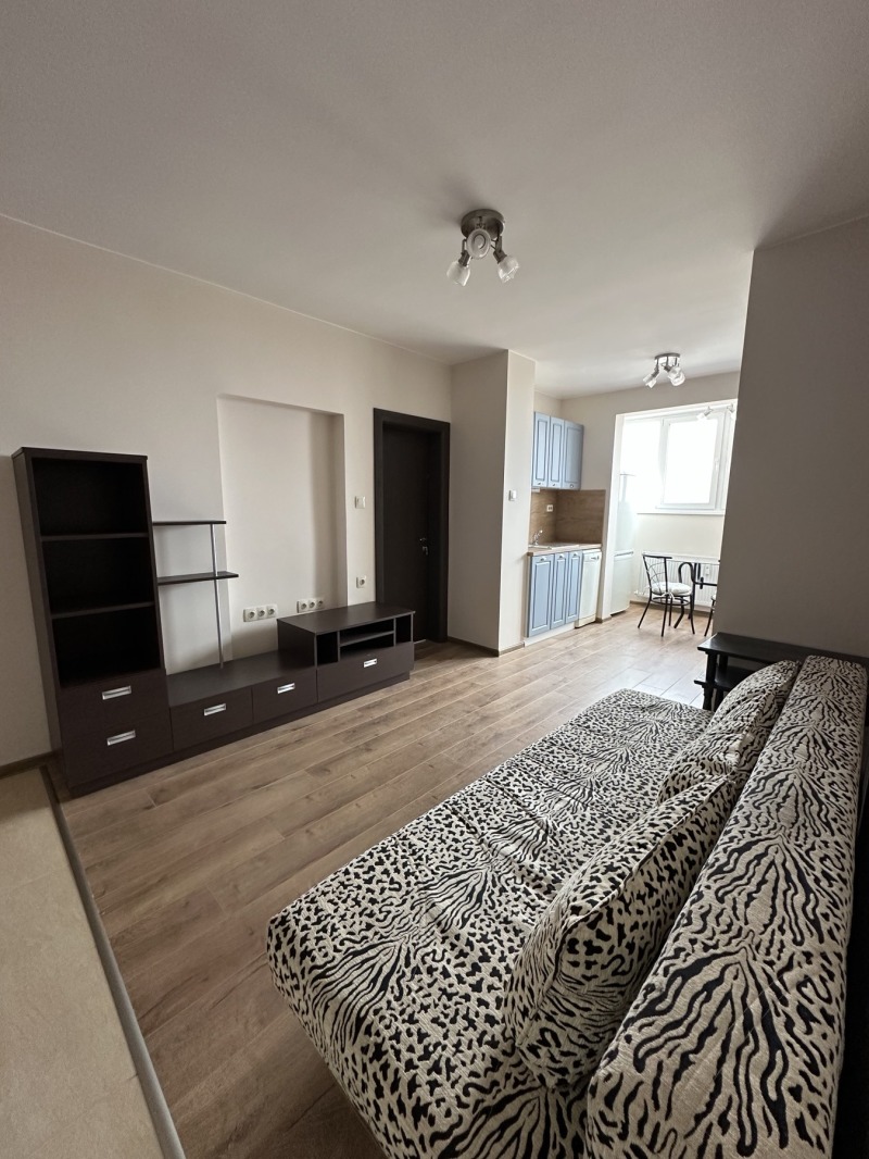 Издаје се  3 спаваће собе Софија , Слатина , 96 м2 | 93180030