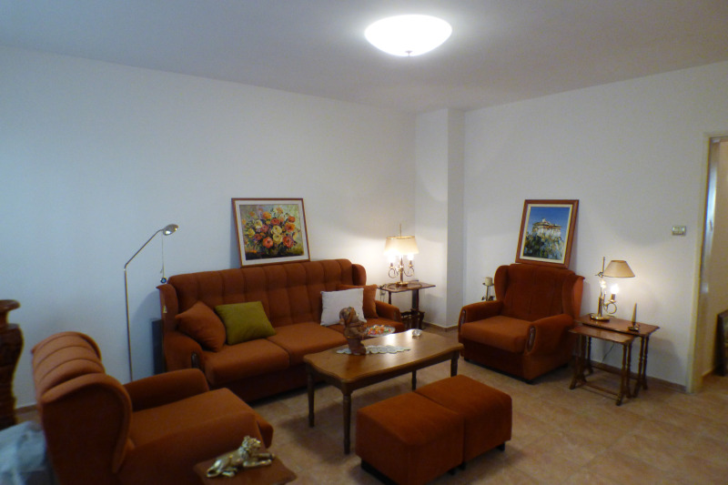 Дава под нем  3-стаен, град София, Белите брези •  750 EUR • ID 55968210 — holmes.bg - [1] 