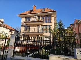 Étage de la maison m-t Gardova glava, Sofia 1