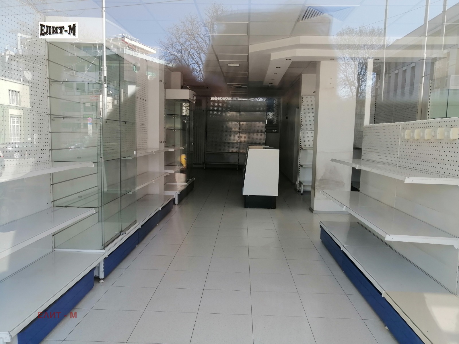 Дава под наем МАГАЗИН, гр. Плевен, Идеален център, снимка 2 - Магазини - 53771778