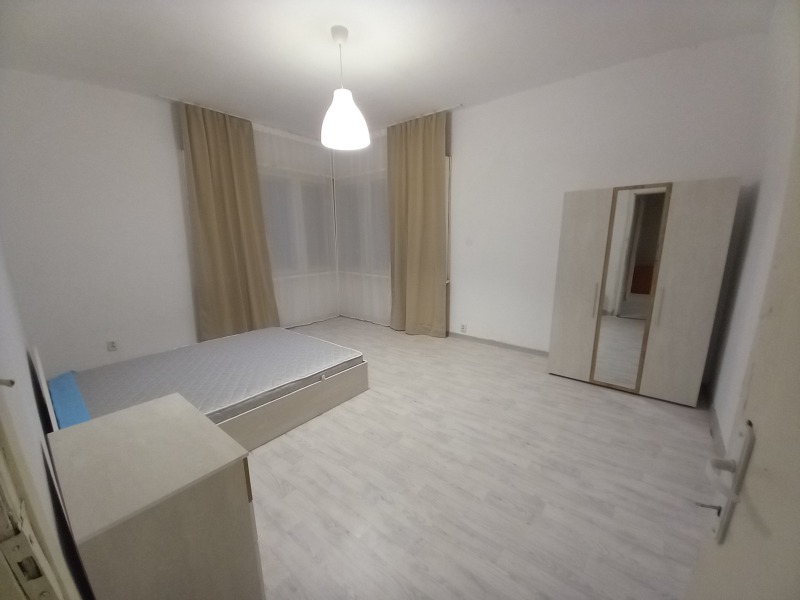 For Rent  2 bedroom Sofia , Strelbishte , 180 sq.m | 69486804 - image [3]