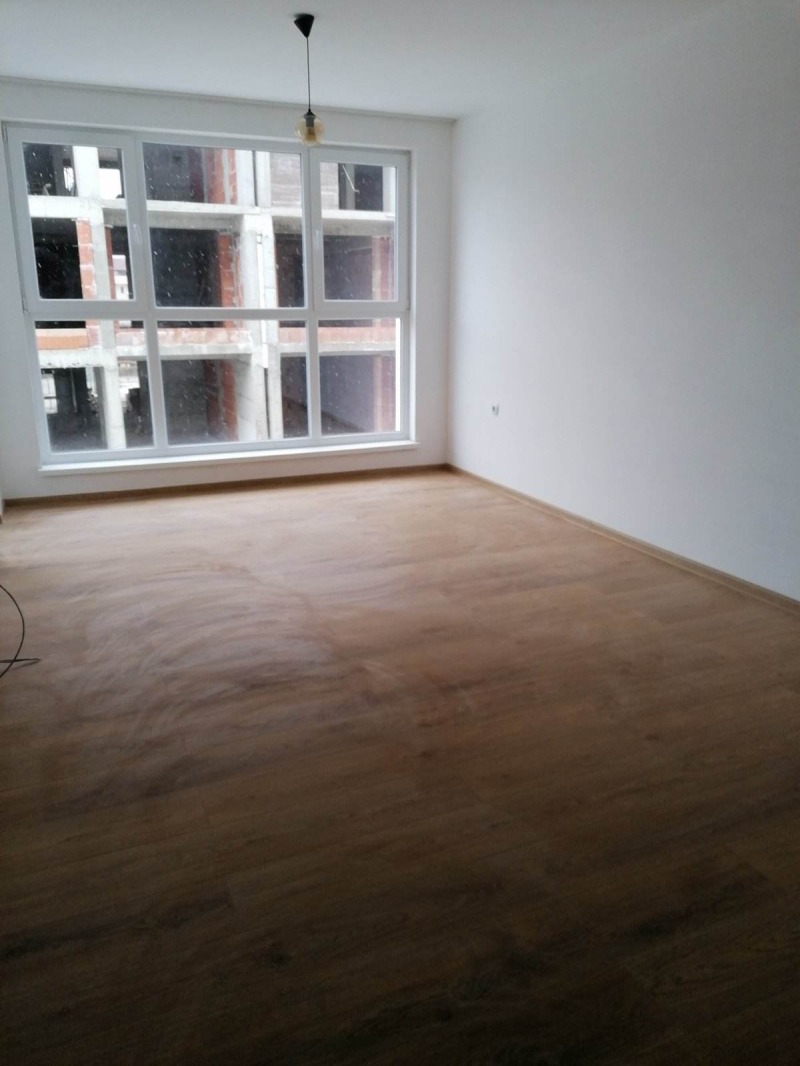 Te huur  1 slaapkamer Kardzjali , Vazrozjdentsi , 75 m² | 11795014