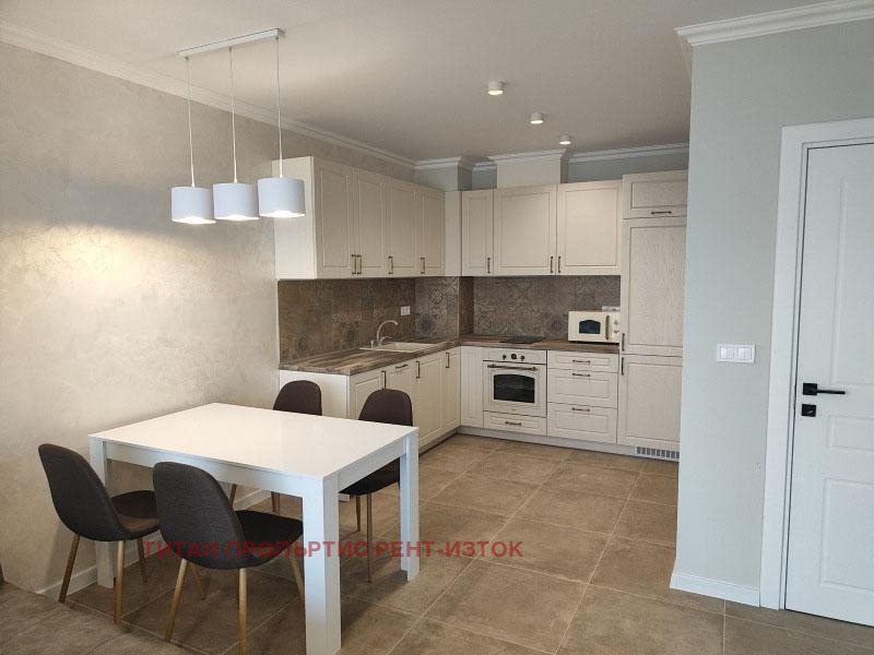 Zu vermieten  1 Schlafzimmer Burgas , Bratja Miladinowi , 88 qm | 34627907