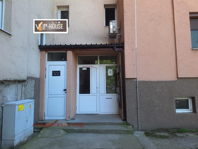 Te huur  Studio Pazardzjik , Tsentar , 45 m² | 35270197
