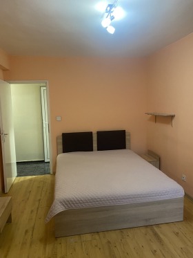 1 Schlafzimmer Oborishte, Sofia 1