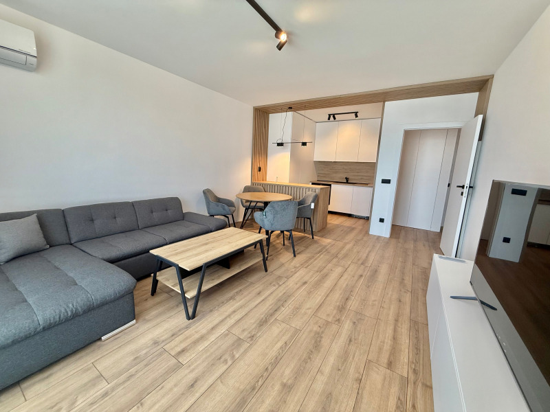 Til leje  1 soveværelse Sofia , Vitosha , 70 kvm | 94434207 - billede [2]