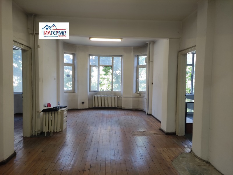 Te huur  Kantoor Sofia , Tsentar , 125 m² | 41352554 - afbeelding [2]