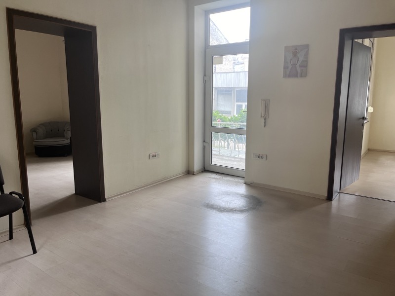 Te huur  Kantoor Varna , Tsentar , 83 m² | 93924558 - afbeelding [6]