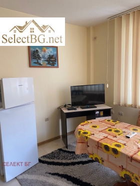 2-стаен град Велико Търново, Акация 6