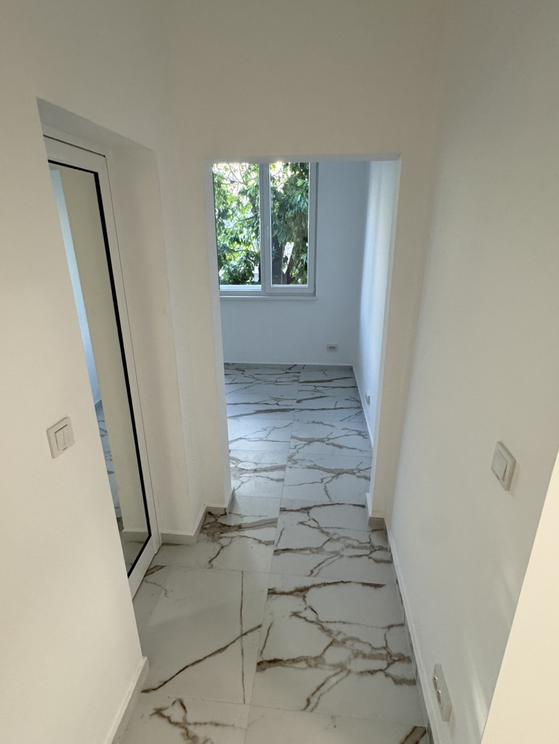 Издаје се  2 спаваће собе Софија , Центар , 74 м2 | 34339219 - слика [10]