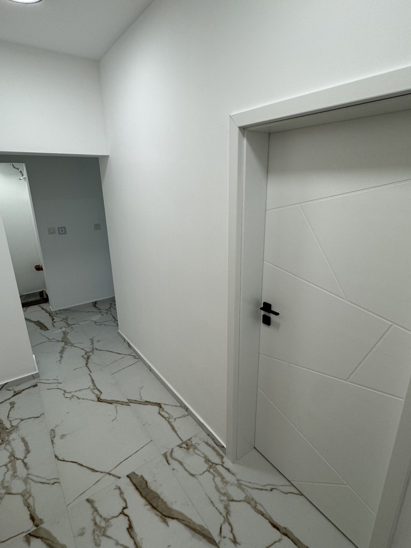 Издаје се  2 спаваће собе Софија , Центар , 74 м2 | 34339219 - слика [2]