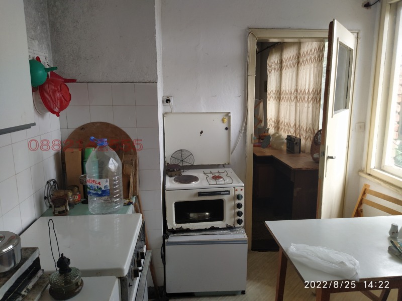 Дава под наем ЕТАЖ ОТ КЪЩА, гр. Кърджали, Боровец, снимка 8 - Етаж от къща - 52785127