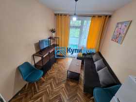 1 Schlafzimmer Ljatno kino Trakija, Warna