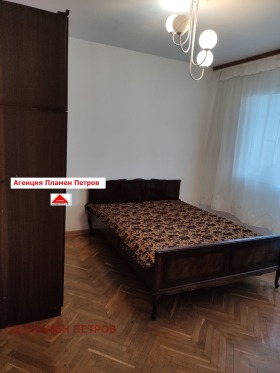1 Schlafzimmer Dobrudschanski, Schumen 6