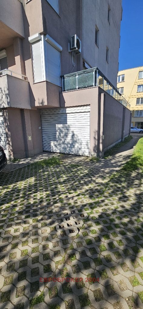 Дава под наем ГАРАЖ, ПАРКОМЯСТО, гр. София, Кръстова вада