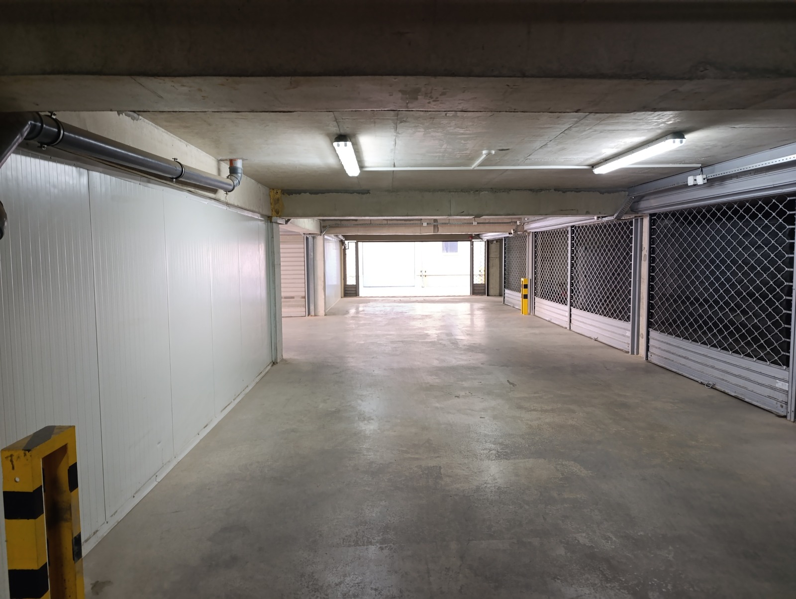 Дава под наем ГАРАЖ, ПАРКОМЯСТО, гр. Велико Търново, Колю Фичето, снимка 4 - Гаражи и паркоместа - 53776805