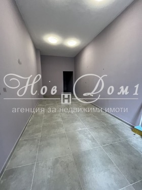 Sklep Kolchozen pazar, Warna