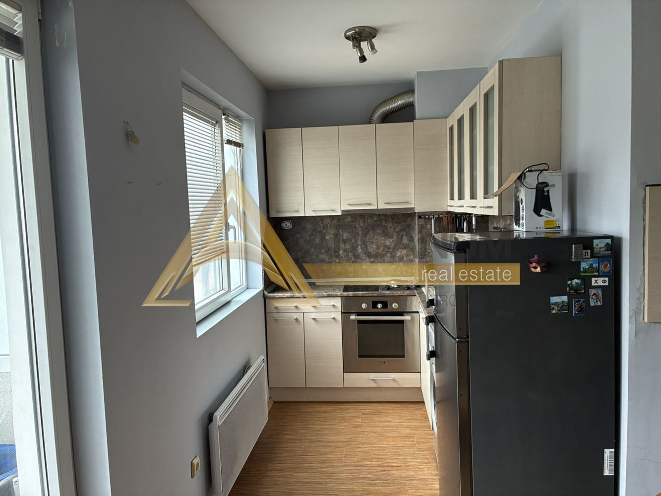 Дава под наем 3-СТАЕН, гр. Варна, Левски 1