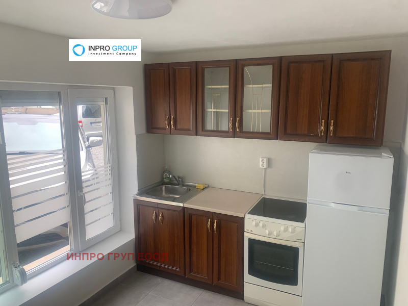 Zu vermieten  3 Schlafzimmer Sofia , Iztok , 100 qm | 42996744