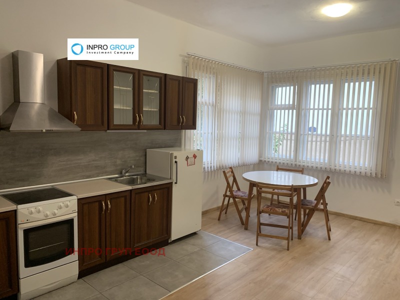 Дава под наем  4-стаен град София , Изток , 100 кв.м | 42996744