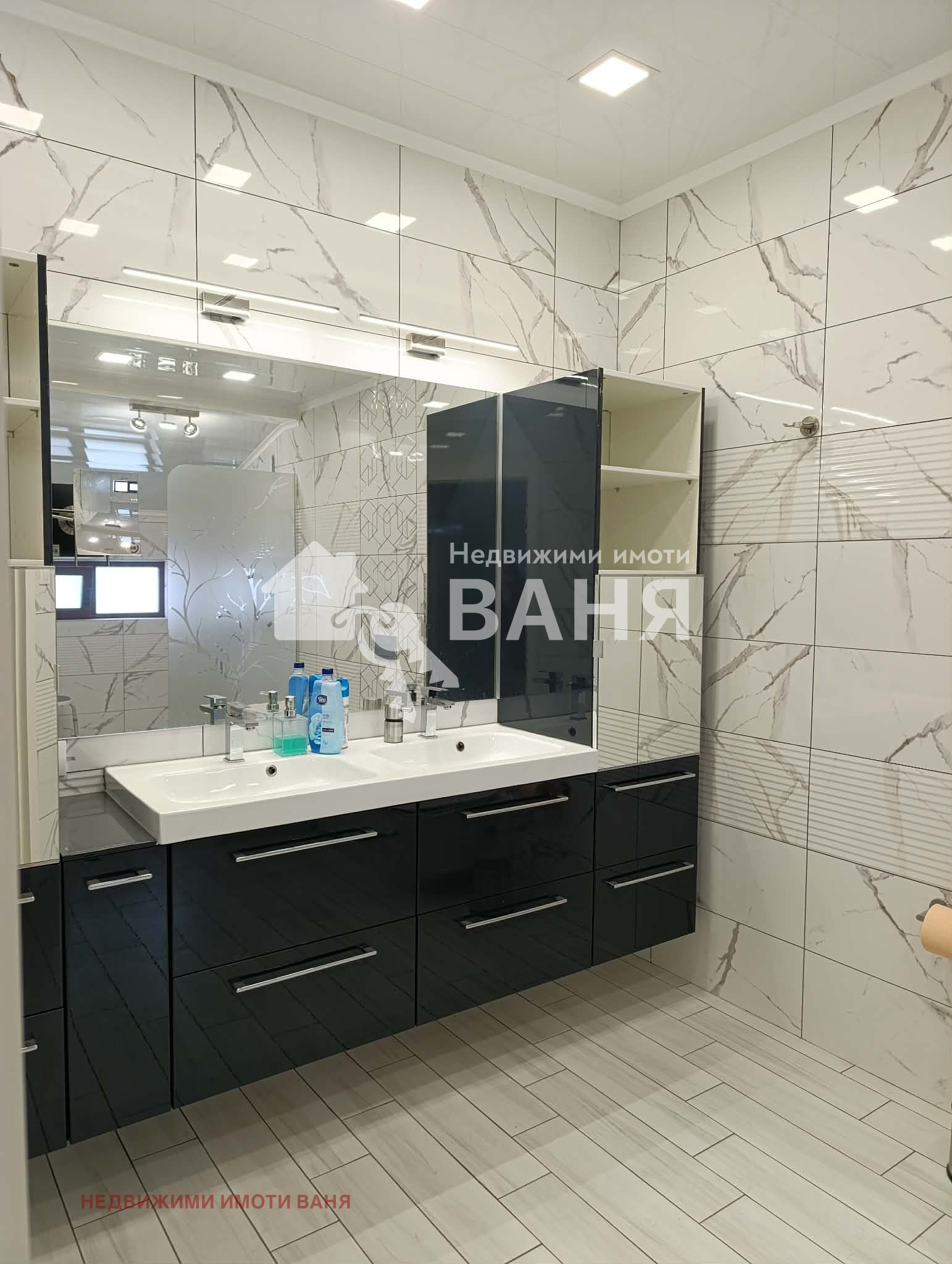 Дава под наем КЪЩА, гр. Карлово, област Пловдив, снимка 12 - Къщи - 53989788