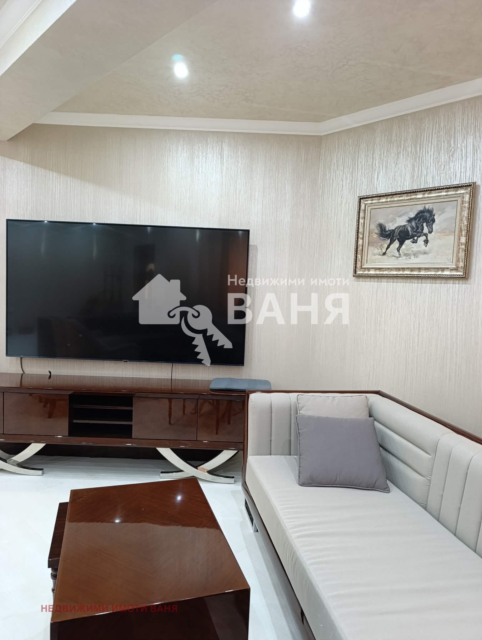 Дава под наем КЪЩА, гр. Карлово, област Пловдив, снимка 4 - Къщи - 53989788