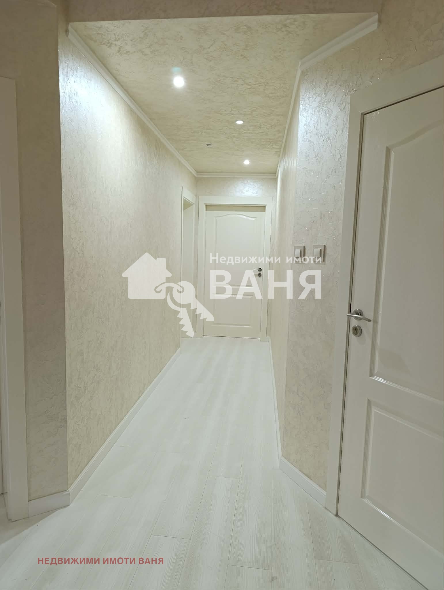 Дава под наем КЪЩА, гр. Карлово, област Пловдив, снимка 10 - Къщи - 53989788