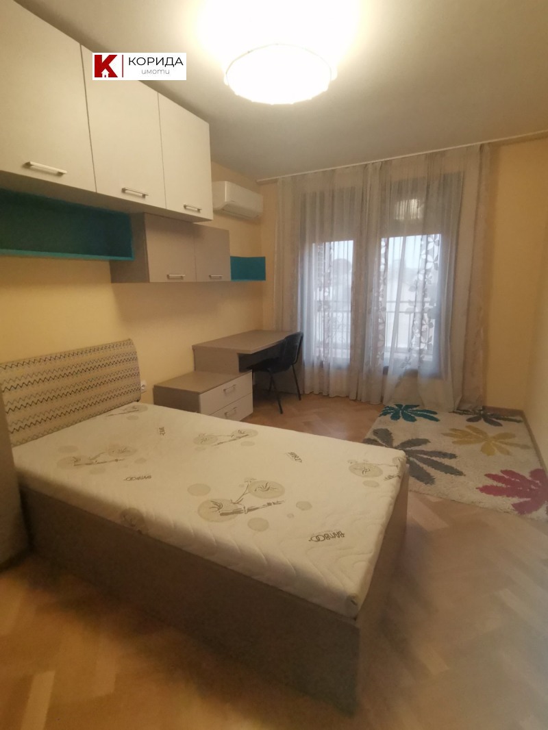 Дава под наем 4-СТАЕН, гр. София, Център, снимка 11 - Апартаменти - 52652248