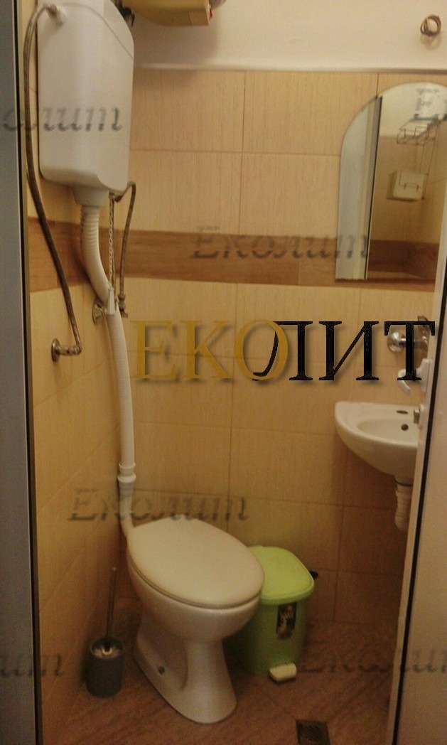 Дава под наем ЕТАЖ ОТ КЪЩА, гр. София, Център, снимка 4 - Етаж от къща - 55707352