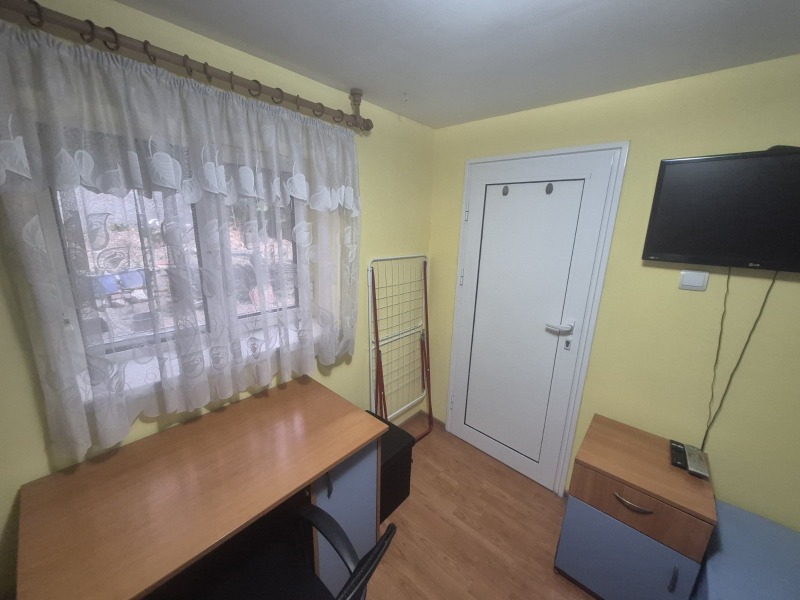 Дава под наем  Къща град Плевен , Идеален център , 90 кв.м | 57691660 - изображение [15]