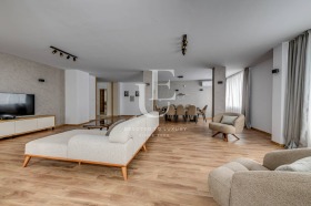 4-стаен град София, Манастирски ливади 3