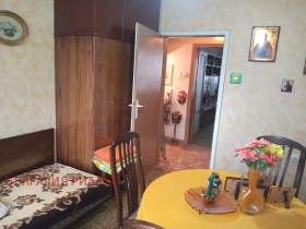 1 chambre Iztok, Sofia 9