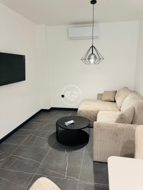 Maisonette Kolhozen pazar, Varna