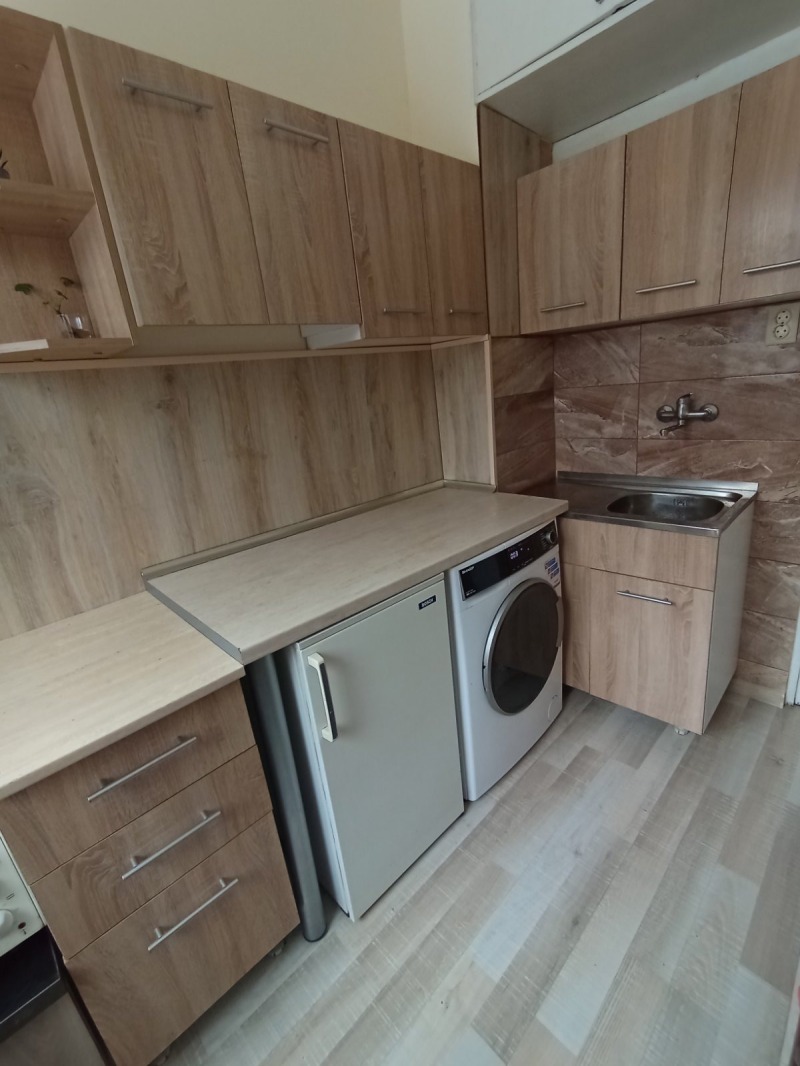 Дава под нем  2-стаен, град София, Западен парк •  500 EUR • ID 62463116 — holmes.bg - [1] 
