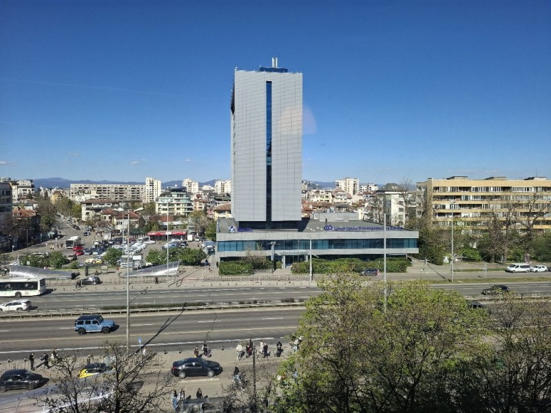 Дава под нем  Офис, град София, Изток •  750 лв. • ID 96681943 — holmes.bg - [1] 