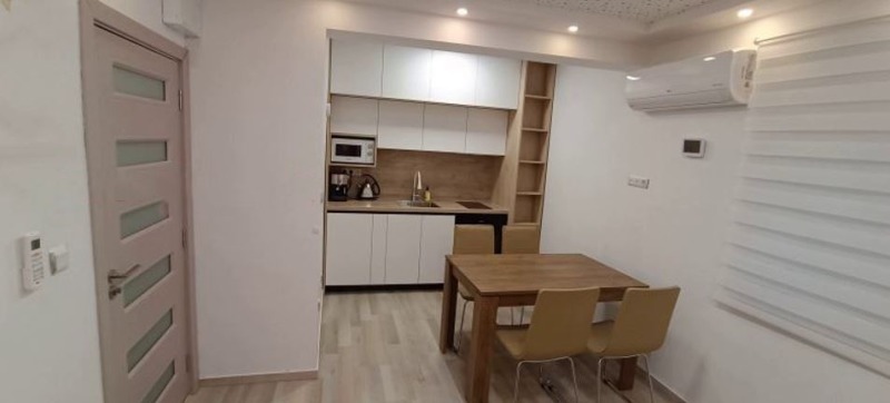 Издаје се  1 спаваћа соба Софија , Редута , 52 м2 | 52301518