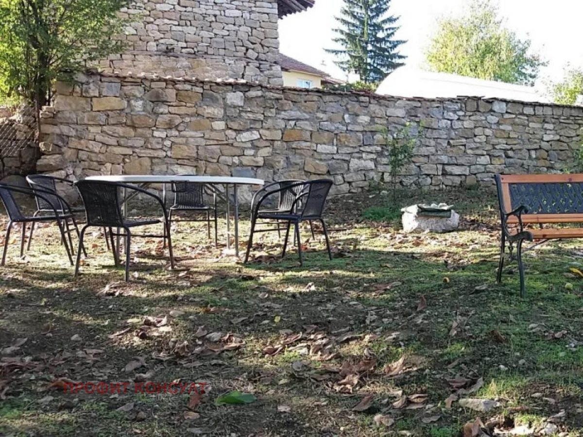 Дава под наем КЪЩА, с. Самоводене, област Велико Търново, снимка 15 - Къщи - 53778171