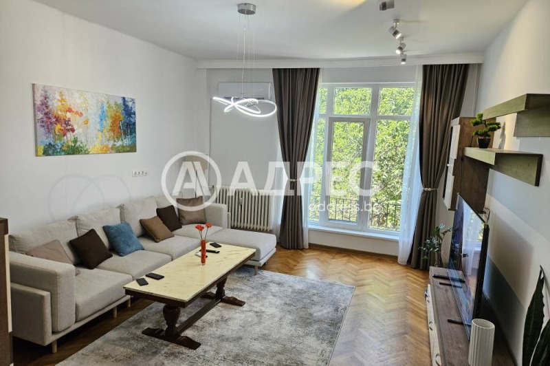 Издаје се  2 спаваће собе Софија , Центар , 127 м2 | 21907917
