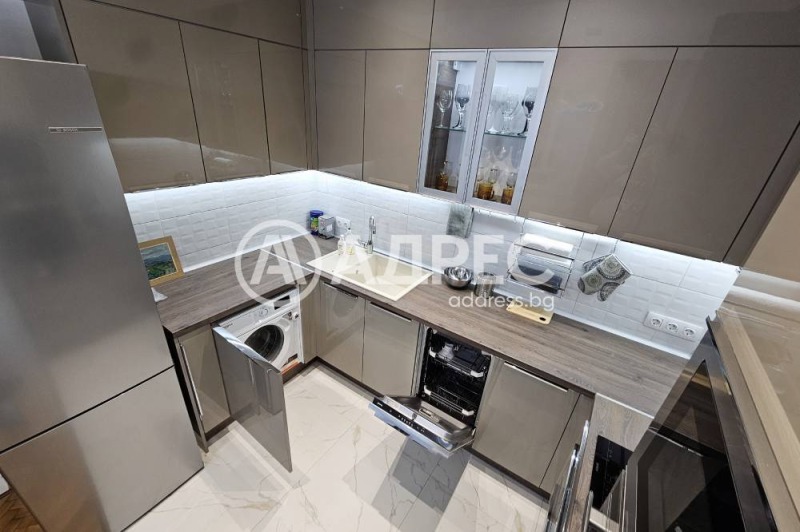 Издаје се  2 спаваће собе Софија , Центар , 127 м2 | 21907917 - слика [5]