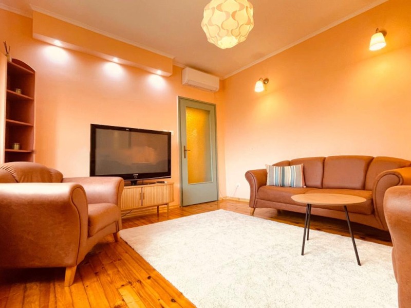 Издаје се  1 спаваћа соба Софија , Центар , 60 м2 | 92881773 - слика [2]