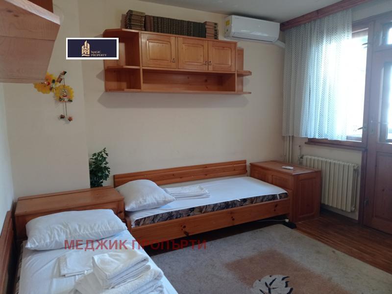 Zu vermieten  3 Schlafzimmer Burgas , Lazur , 105 qm | 61098557 - Bild [9]