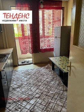 1 спаваћа соба Вазрожденци, Карджали 9