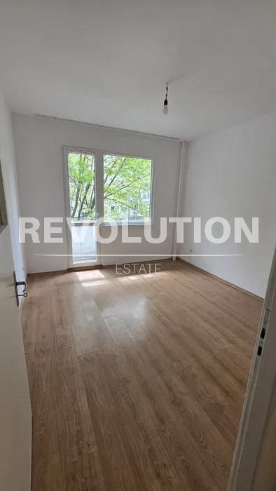 Дава под нем  3-стаен, град Варна, Базар Левски •  390 EUR • ID 51196806 — holmes.bg - [1] 