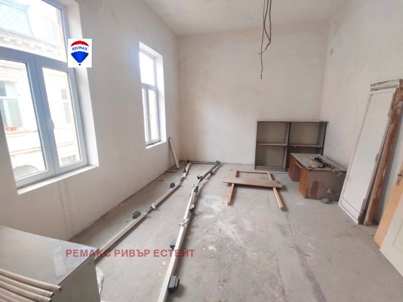 Дава под Наем ОФИС в град Русе, Център - 500 кв.м / 1 534 € » 3 000.24 лв., РЕМАКС РИВЪР ЕСТЕЙТ